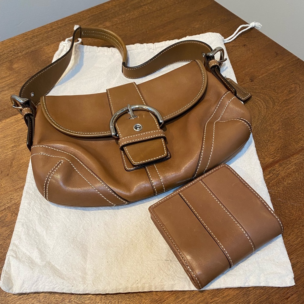 COACH BAG SADDLE LEATHER WITH MATCHING WALLET INCLUDES DUST BAG. A+ condition - Picture 2 of 9